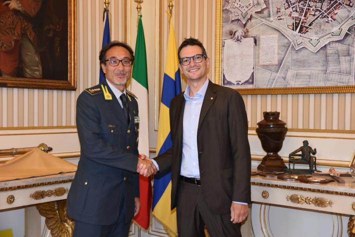 Il nuovo comandante provinciale della Guardia di Finanza di Parma in Municipio.