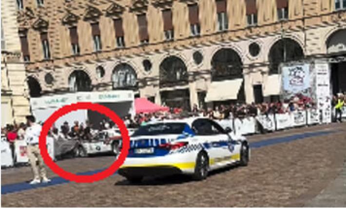 Al Salone di Torino auto sulla folla, quindici contusi 