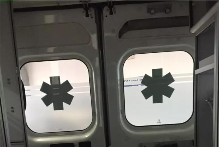 Coppia trova carcassa topo in confezione wafer, indagini