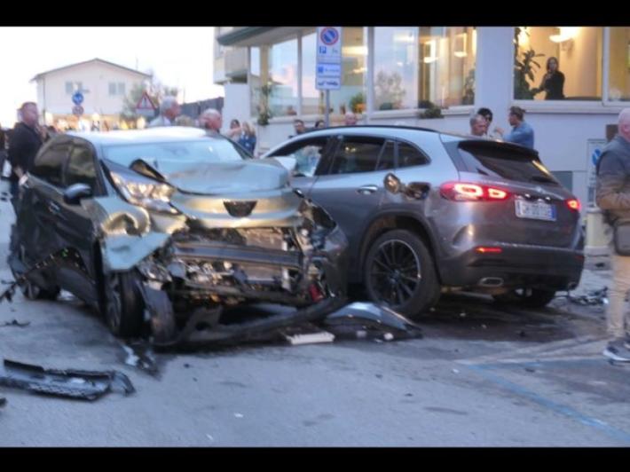 Tenta di violentare operatrice dell'ambulanza a Roma, arrestato