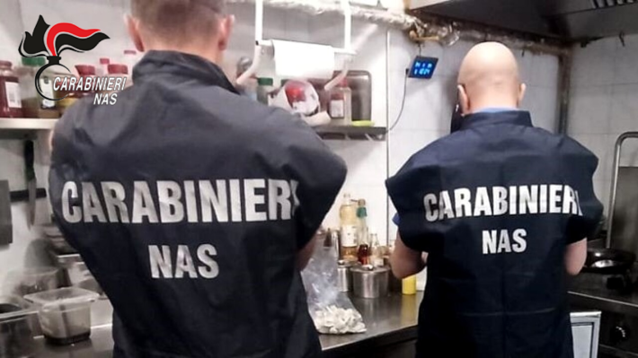 Sequestrati 270 kg di prodotti alimentari. Sospensione immediata di un ristorante 