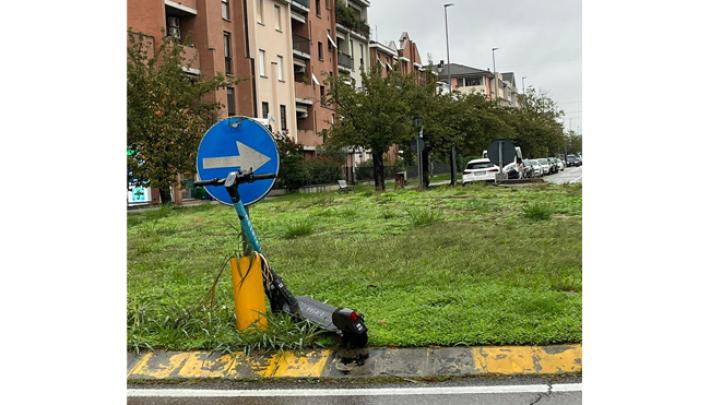 Monopattino via Picasso