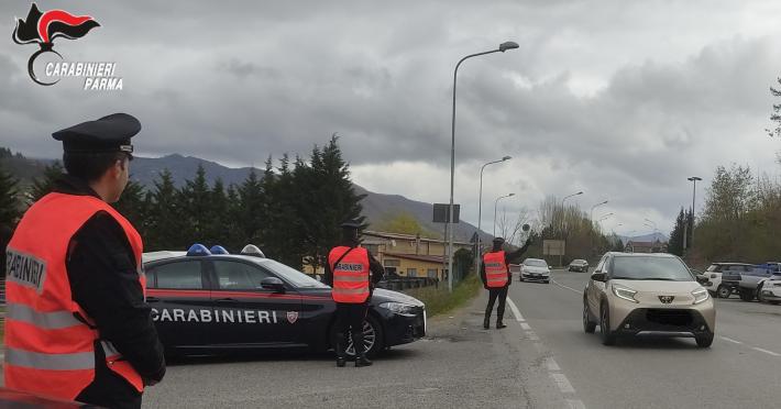 Borgo Val di Taro: scorrazza per il centro cittadino in sella ad uno scooter sottoposto a sequestro. Denunciato 54enne
