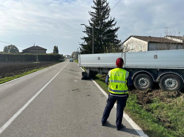 Spettacolare incidente e tragedia evitata