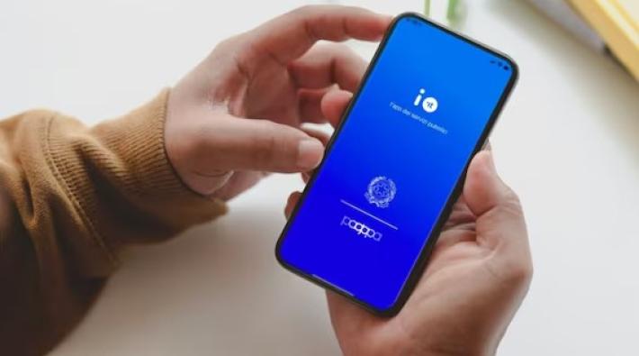 Parte la versione digitale di patente e tessera sanitaria 