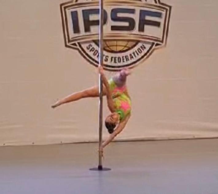 Promessa della pole dance: Alessandra ai mondiali 