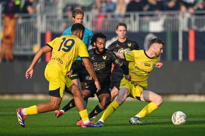 Cancellieri di prima: alto - 58' Venezia-Parma 1-1