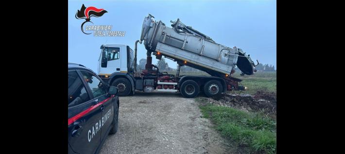 Il liquame di fosse settiche e impianti fognari finiva nei campi