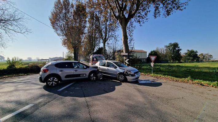 Donna ferita in un incidente a Castell'Aicardi