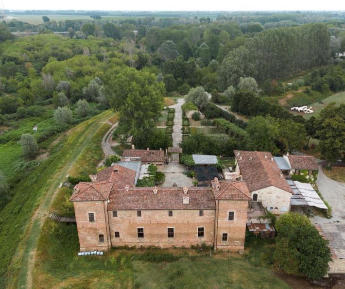 Incendio all'Antica Corte Pallavicina risolto  senza gravi conseguenze. La famiglia Spigaroli: "Ringraziamo di cuore i vigili del fuoco, le forze dell&rsquo;ordine e tutti quelli che ci sono stati vicini"