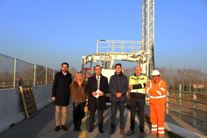 Lavori al ponte Verdi sul Po: sopralluogo delle autorit&agrave; al cantiere