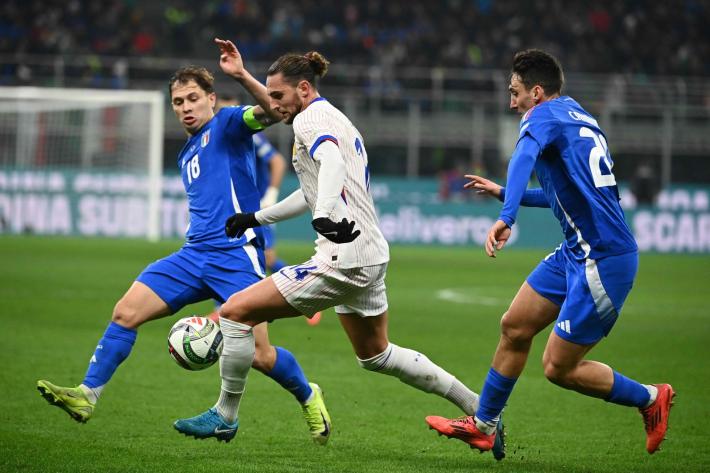 Rabiot super, la Francia espugna San Siro e batte l'Italia 3-1. Azzurri secondi del girone