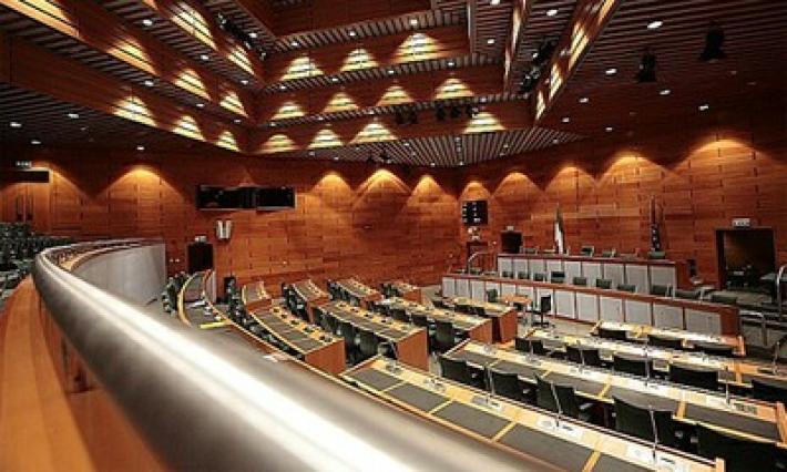 Elezioni regionali: dopo il voto, ecco le tappe fino all'insediamento del presidente de Pascale e del nuovo consiglio 