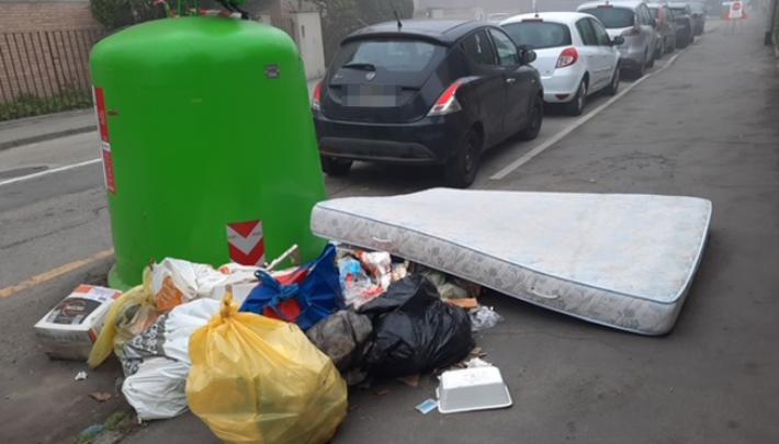 Abbandono rifiuti selvaggio