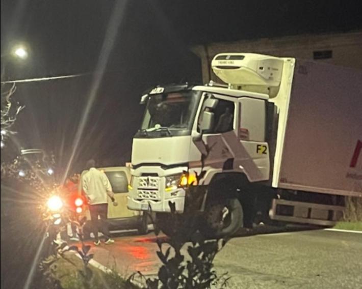 Camion fuori strada a Diolo di Soragna 