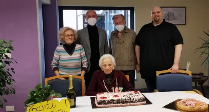 Festa per i 107 anni di Rosa