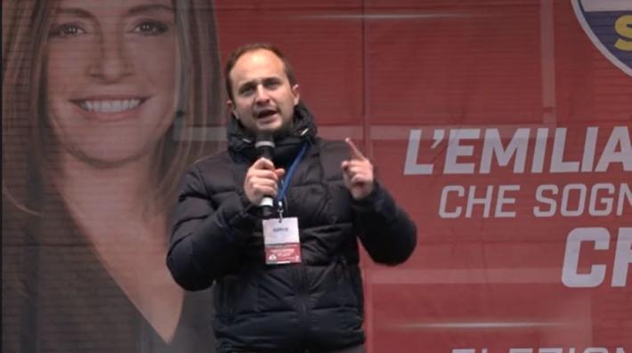 Fiazza non si dimette da sindaco, Fontevivo evita il commissario