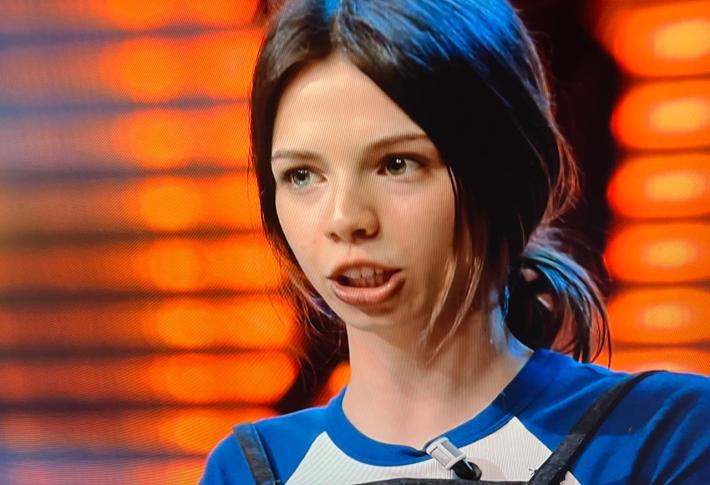 La parmigiana Alessia protagonista a Masterchef: il suo piccione con salsa di mirtilli piace