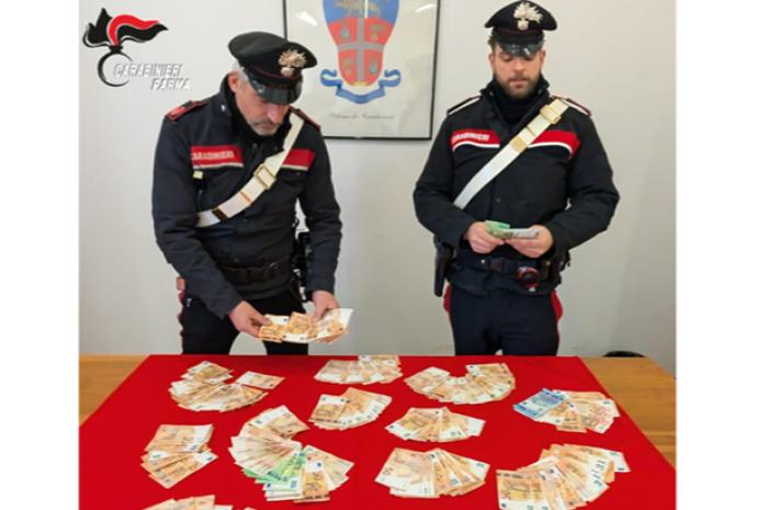 Carabinieri recuperano 15mila euro contanti e denunciano i due autori