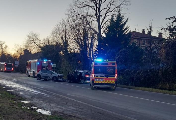 Pranzo pasquale, diversi interventi del 118 per indigestione