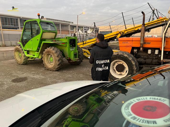 Maxi sequestro di mezzi agricoli nel Parmense