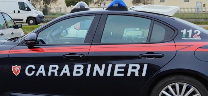 Parma: assaltano il distributore automatico di bevande di un supermercato e rubano le monetine contenute all'interno. Identificati e denunciati dai carabinieri 
