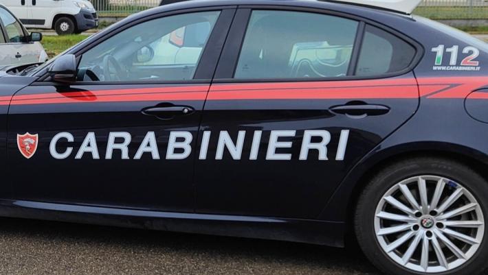 Parma: assaltano il distributore automatico di bevande di un supermercato e rubano le monetine contenute all'interno. Identificati e denunciati dai carabinieri 