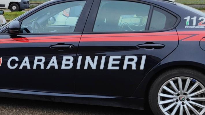 Parma: assaltano il distributore automatico di bevande di un supermercato e rubano le monetine contenute all'interno. Identificati e denunciati dai carabinieri 