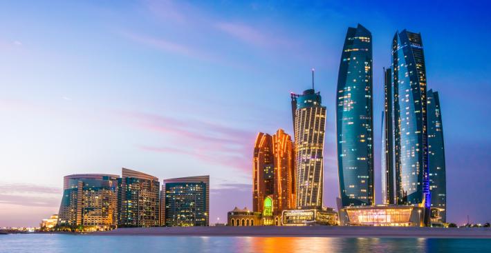 La perla sul golfo, l'inverno &egrave; la stagione di Abu  Dhabi, tra grattacieli,  deserto e opere d'arte 