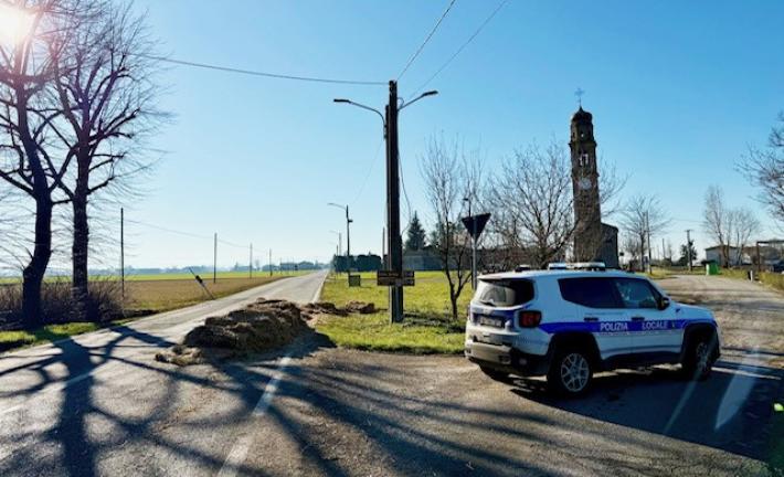 Mezzo pesante perde il carico a Diolo