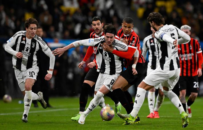 Il Milan ribalta la semifinale e fa fuori la Juve 2-1. La finale di Supercoppa &egrave; il derby con l'Inter