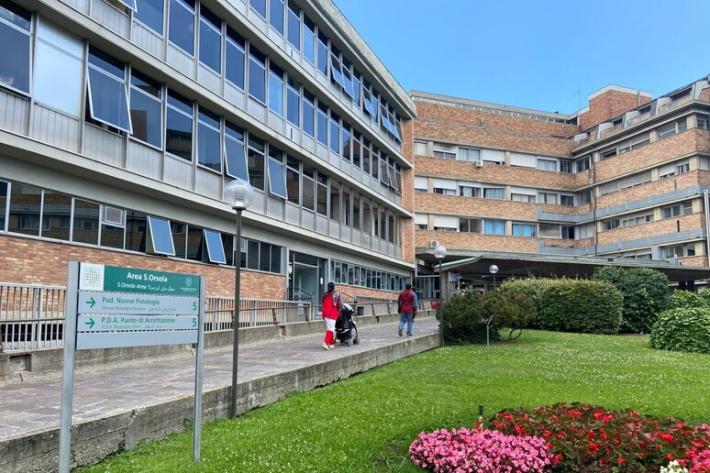 Aggredisce con un pugno infermiere al Pronto Soccorso, arrestato