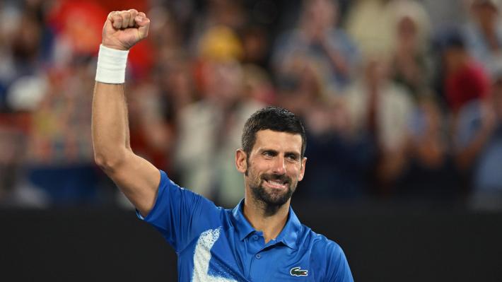 Australian Open: Djokovic al terzo turno e nella storia