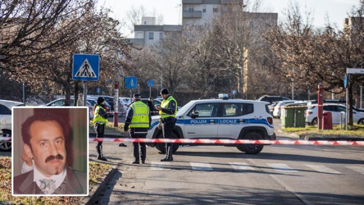 Travolto e ucciso da un'auto mentre passeggia con i cani