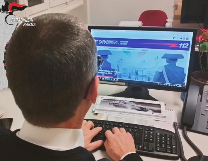 Mette in vendita su internet un como&rsquo;, invece di incassare 500 euro ne versa 830. Senunciati 39enne e 53enne italiani.