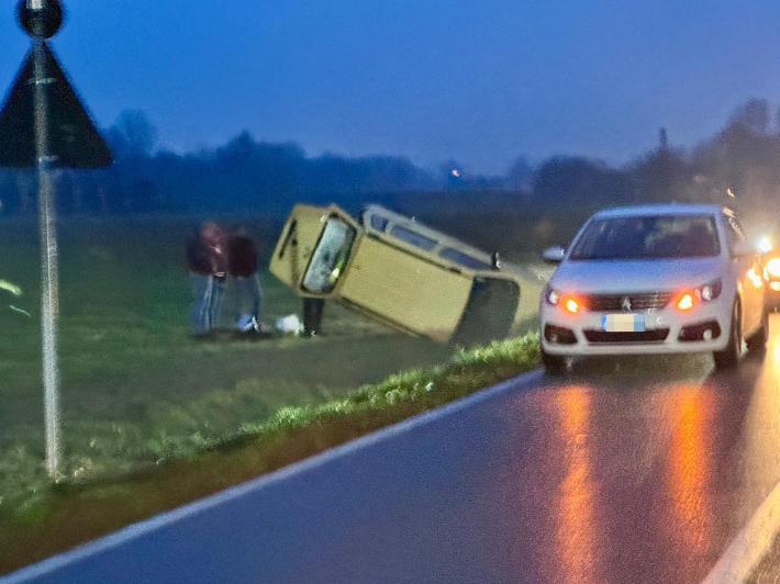 Baganzola, cade dalla moto: ragazzo minorenne trasportato al Maggiore