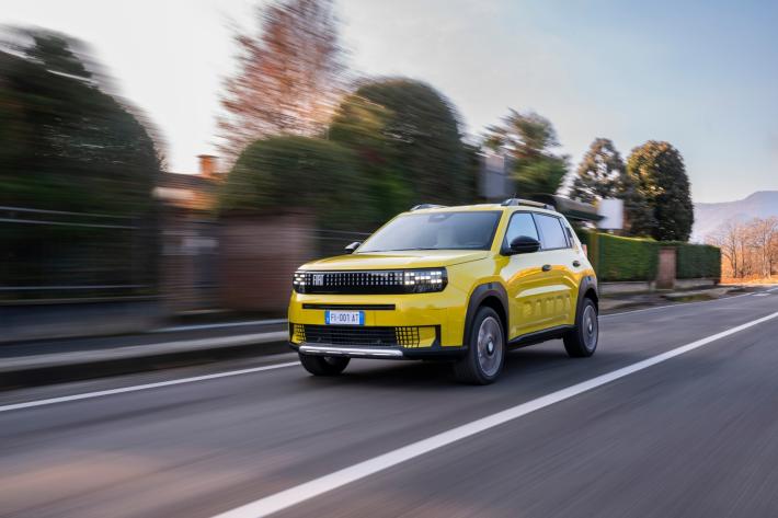 Fiat Grande Panda, aperti gli ordini. Da 16.950 euro 