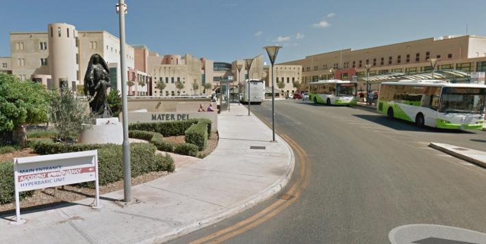 Gi&ugrave; dal balcone perch&egrave; fuggivo dal mio fidanzato