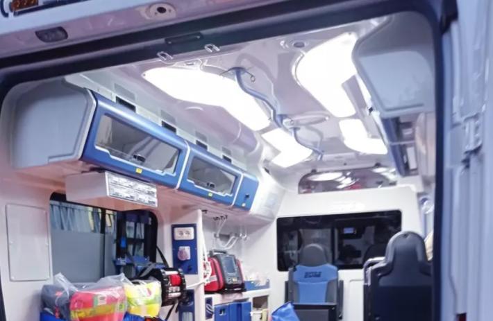 Azzannato dai suoi pitbull in casa, grave 29enne in ospedale