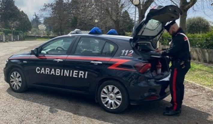 Truffa via Whatsapp: carabinieri denunciano un giovane