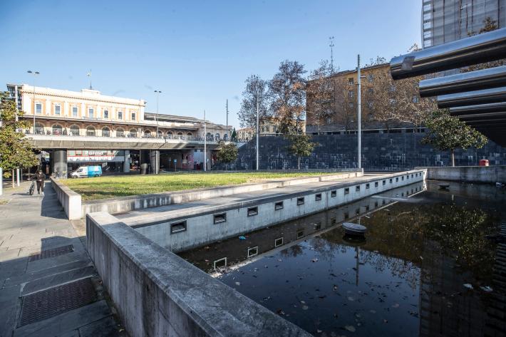 &laquo;Il bus notturno per Parma non passa. Bloccato per 5 ore nel piazzale della stazione di Reggio&raquo;