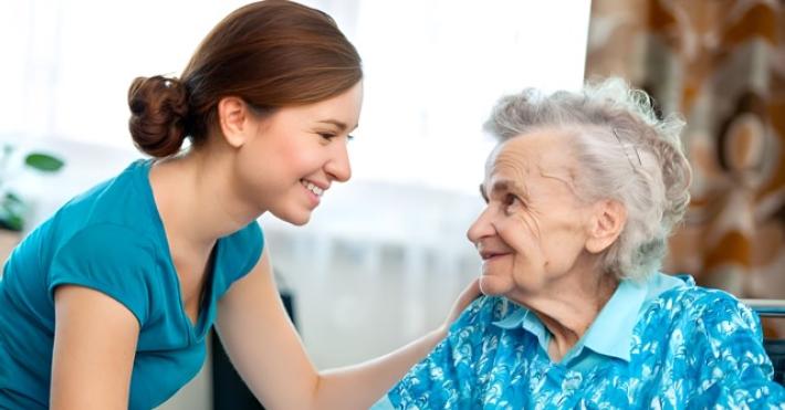 S.T.A.F.F.: nuovo corso di formazione gratuito per badanti e caregiver