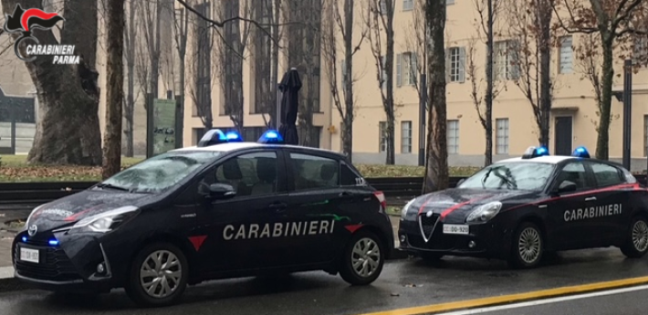 Parma: aggredisce l&rsquo;addetto alla sicurezza dopo aver rubato alcolici. Arrestato 35enne  