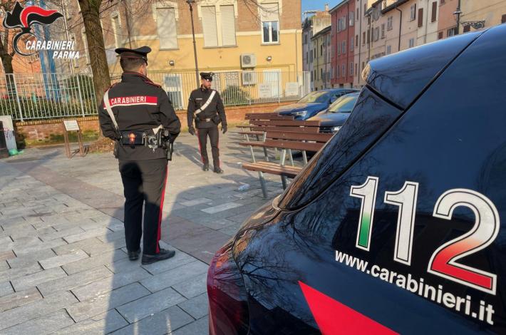 Parma: compie atti osceni vicino ad un istituto scolastico. Denunciato 50enne italiano