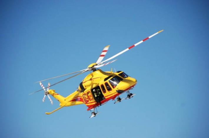 Incidente sulle piste da sci nel Reggiano, grave una 21enne