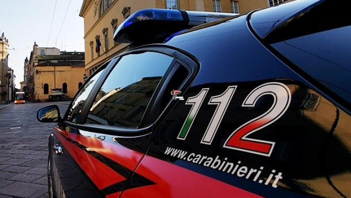 Due sorelle denunciate per furto di cosmetici in un negozio del centro citt&agrave;