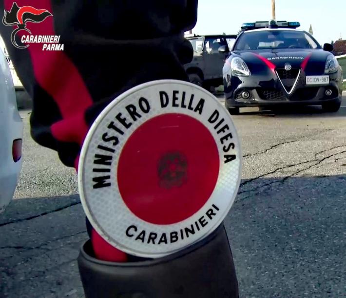 La ex (con un complice) lo ricatta dopo la fine della relazione: arrestati un 33enne e una 60enne