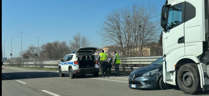 Due incidenti a qualche chilometro di distanza in 20 minuti: traffico ok dopo una mattinata con via Emilia in tilt tra Fraore e Fidenza