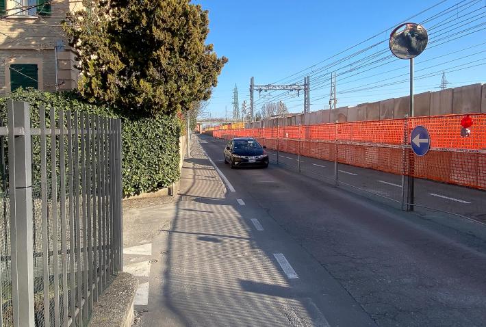 &laquo;Lavori in corso in  via Toscana: le auto procedono  contromano&raquo;