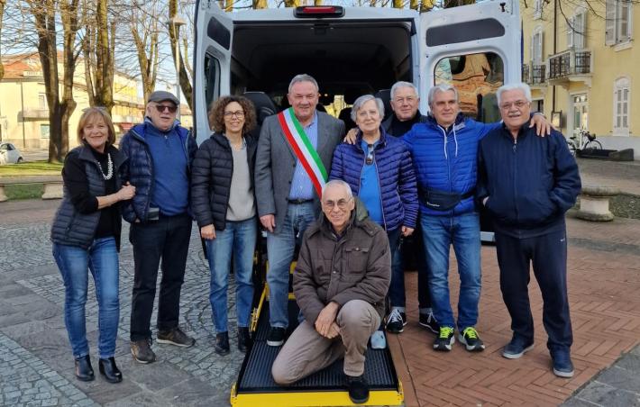 Comune di Sissa Trecasali: nuovo pulmino per&nbsp;l&rsquo;Auser